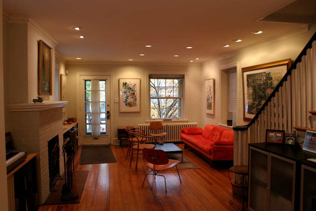 1st flr living room (entry)
