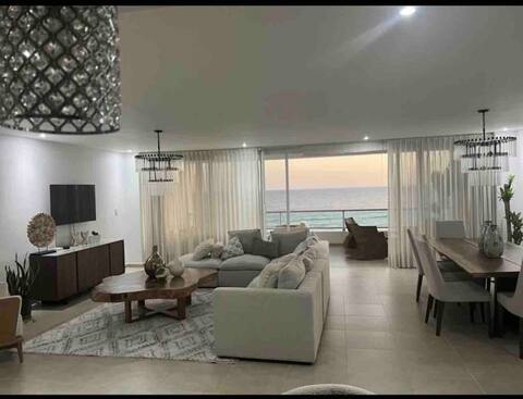 Luxury beach front apartment Marbella, JD