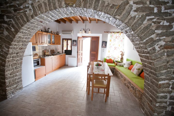 Symi Cozy Centrale House With Wifi