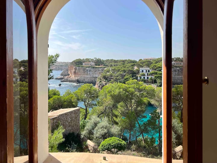 Výhľad na more zo spálne veže