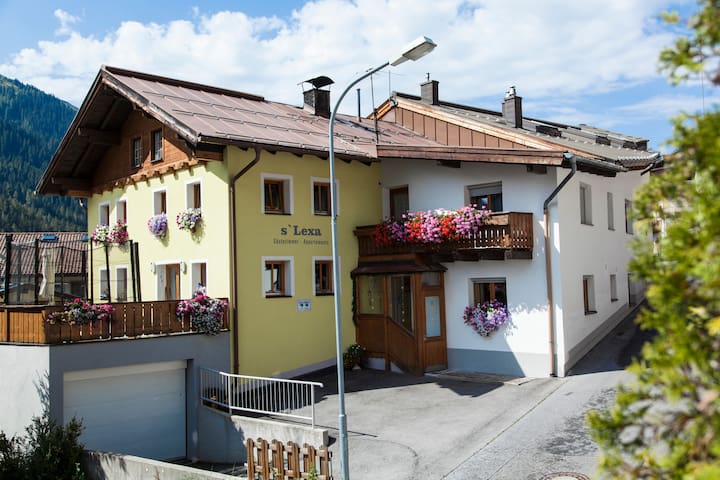 Small Cozy Mtn Apt - your home away from home!