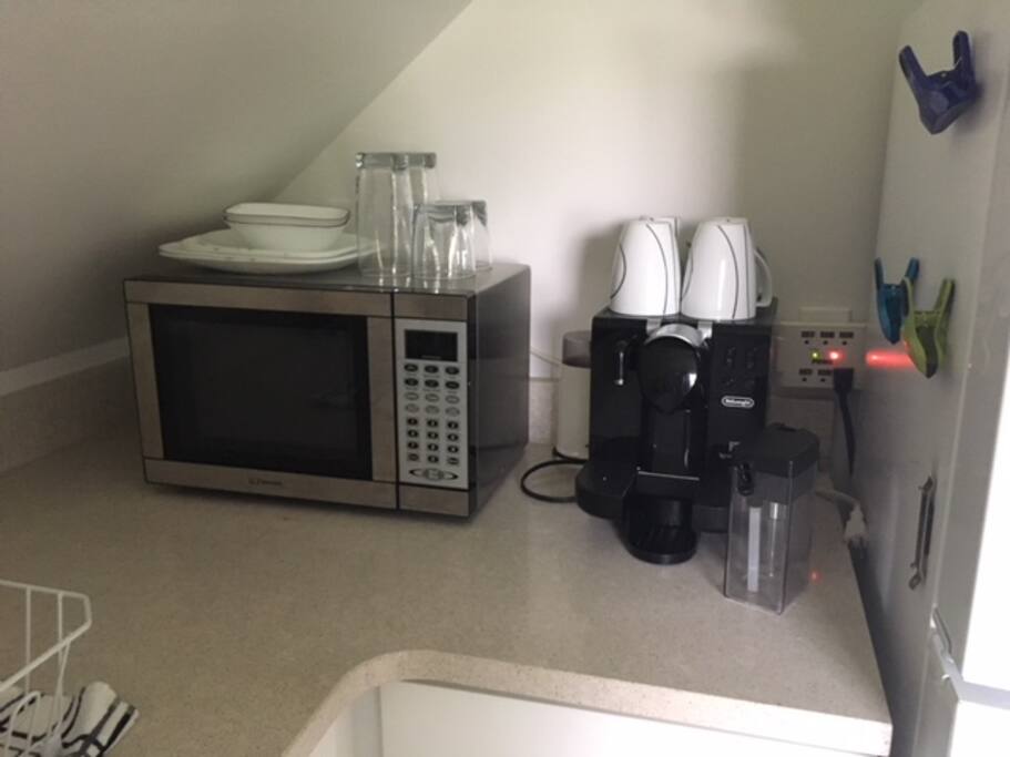 Kitchen / Microwave / Coffee