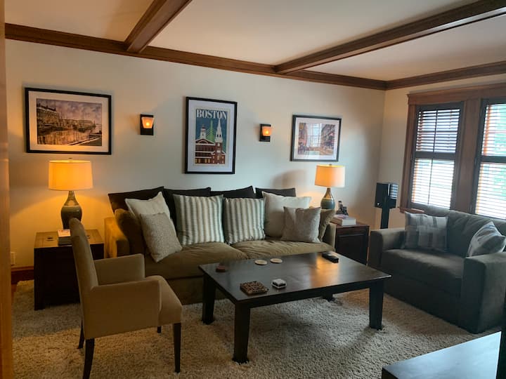 Near Boston / Everett historic two-bedroom