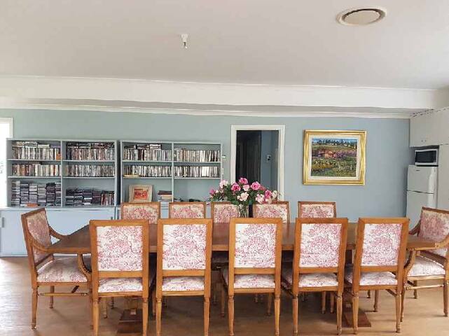 HYDRANGEA HOUSE @ BRAMLEY HOLLOW gallery image 2