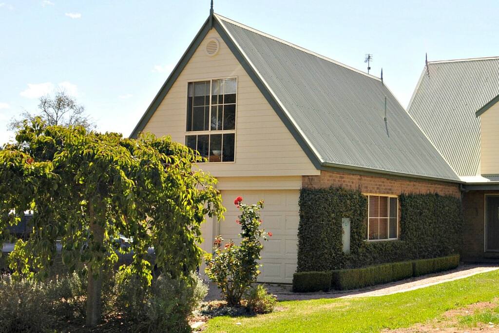Enjoy this sweet, fully self contained apartment.