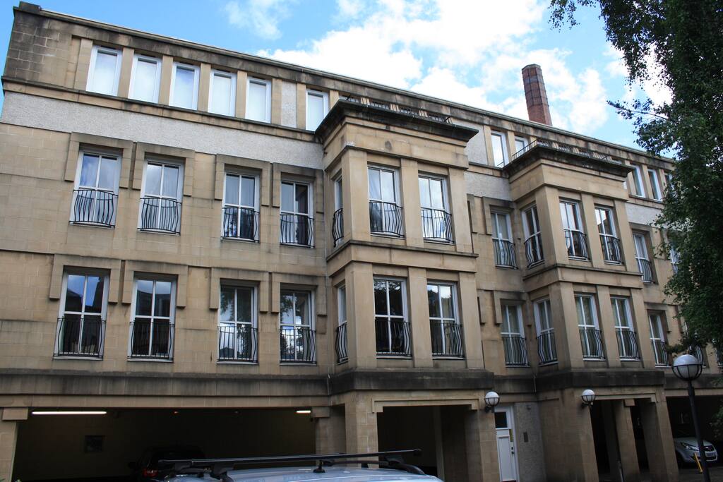 2 Gayfield Close