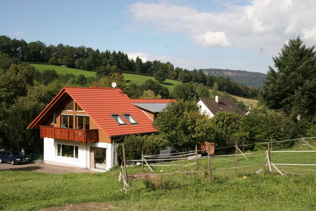 View on house with 2 separate floors/apartments