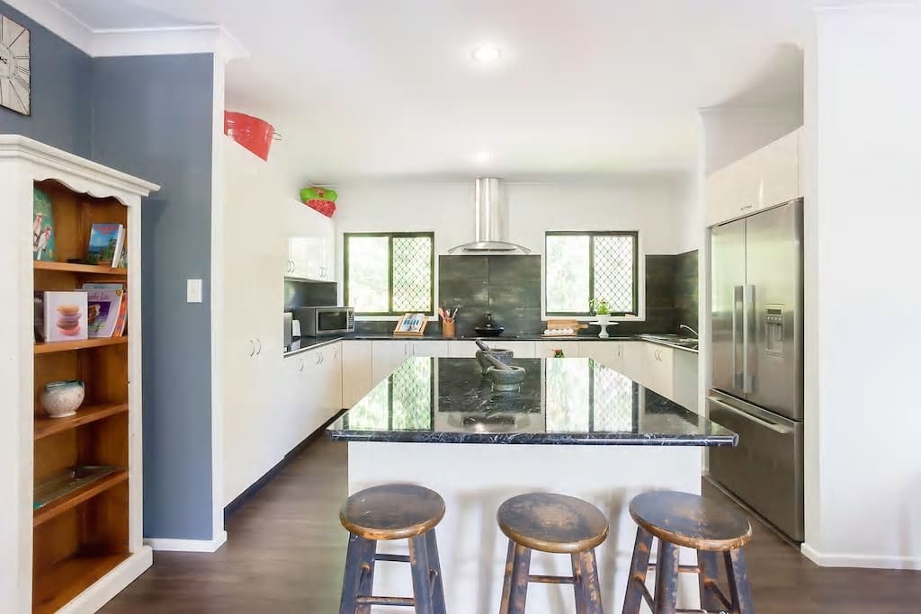 A fully equipped kitchen with all you need