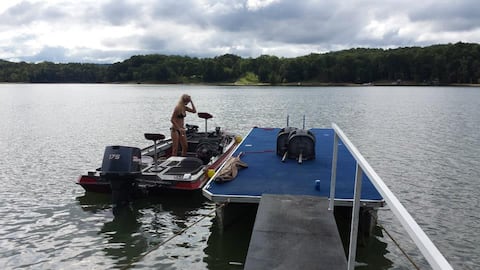 "Wood Duck Inn" Lakefront-Private Dock, Huge Deck