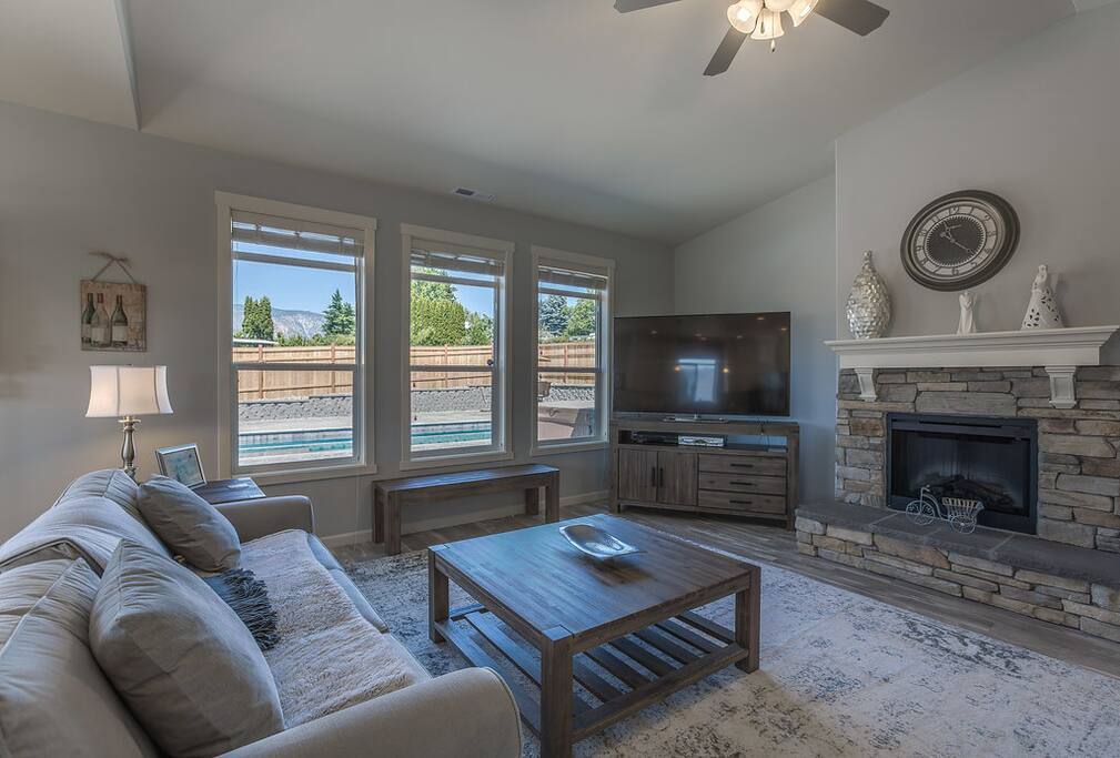 Gas fireplace