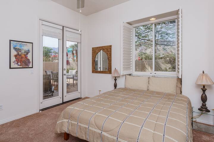 Peaceful Desert Mountain Hideaway
