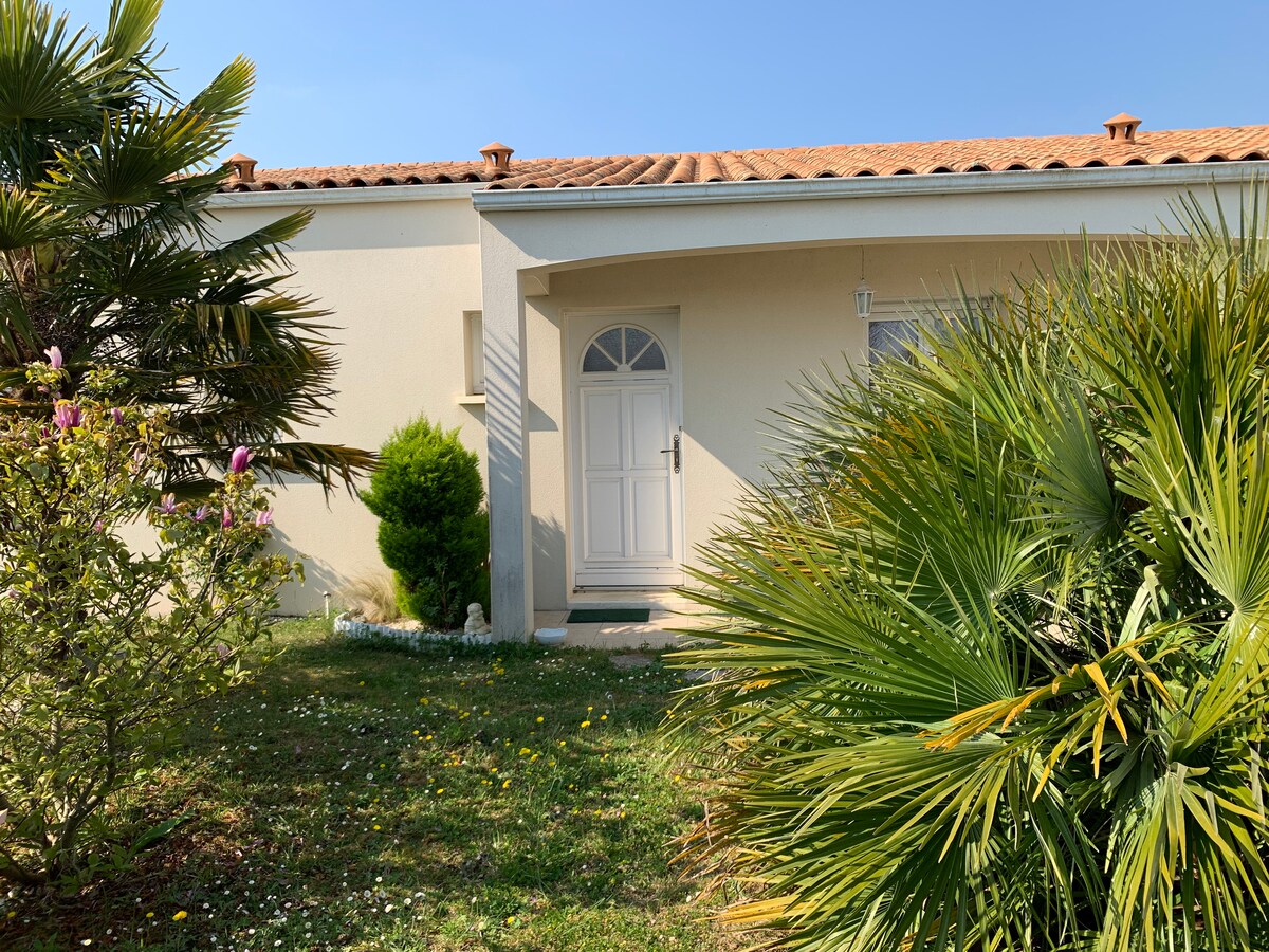 Top Airbnb: HOUSE in Saujon near CENTER and THERMAL BATHS à Saujon