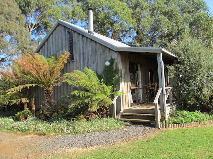 Bloomfield Fern Cottage near Warragul Cottages for Rent in Nilma, Victoria, Australia Airbnb