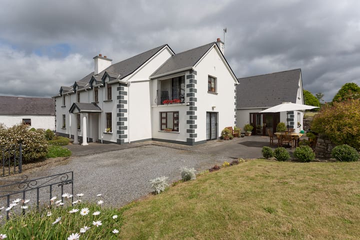 LAKESIDE HAVEN NEAR SHANNON AIRPORT