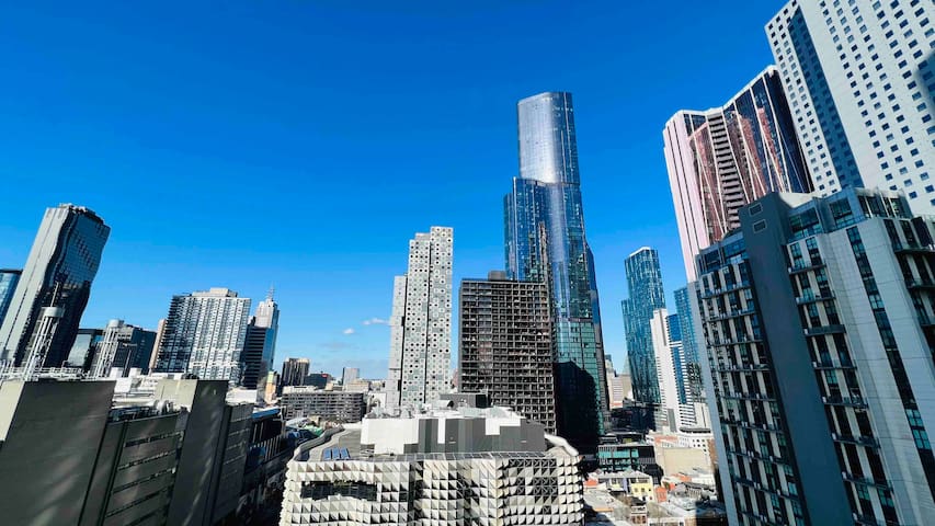 MelbCBD Central large NYE Fireworks View