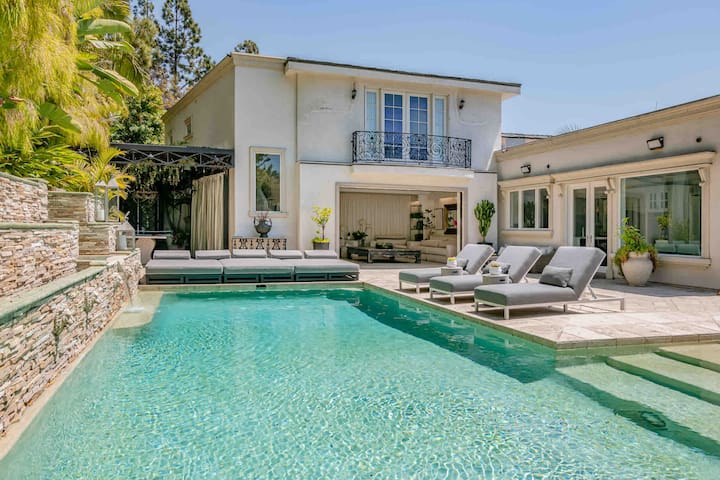 Walk to Rodeo Drive from a Palatial Villa in Beverly Hills