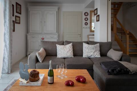 Furnished 5 stars "If the heart tells you"