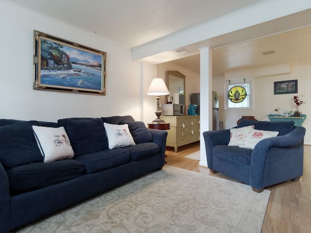 Gracie's Garden in Annapolis - Licensed Rental