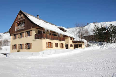 Beautiful Chalet Savoyard from 450m2 to 1600m of alt.