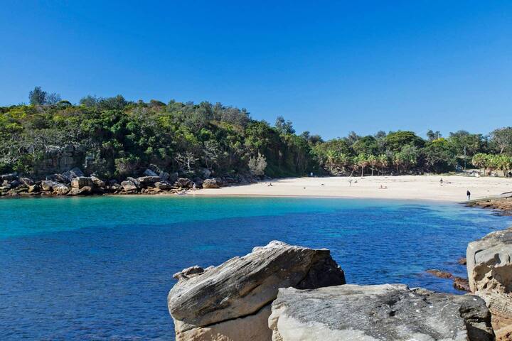 Best choice beachfront captains cabin Manly 2 gallery image 2