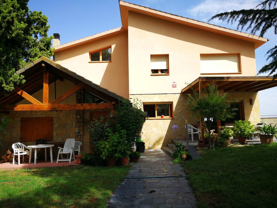 Fachada principal de la casa.