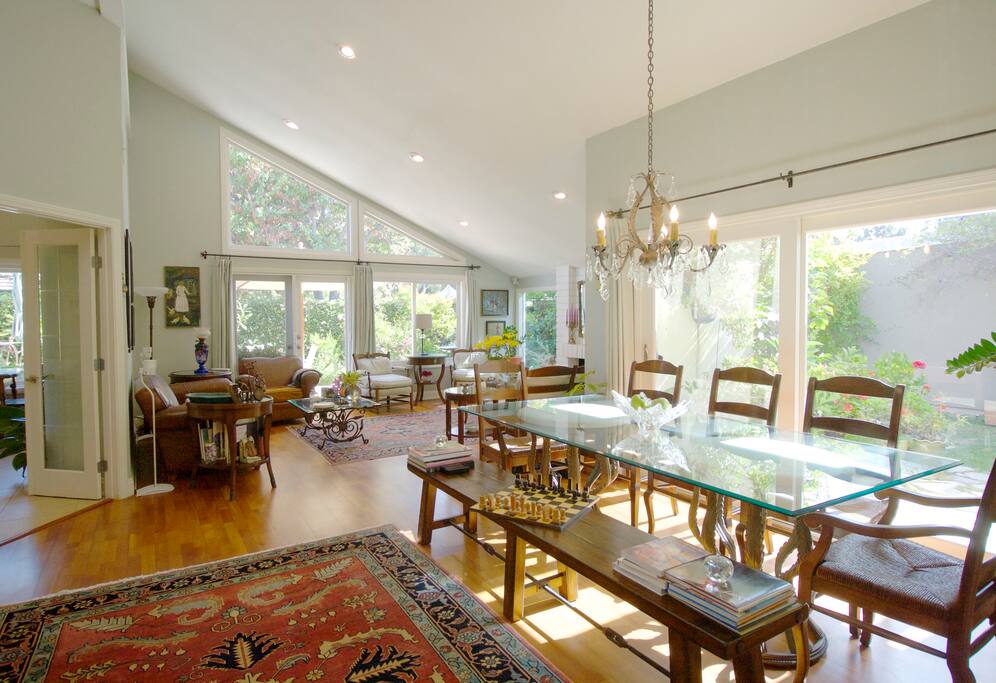 Dining area (just off front door)