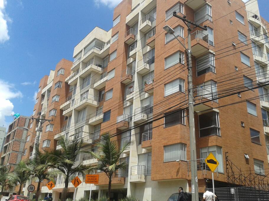 EDIFICIO ELEGANTE