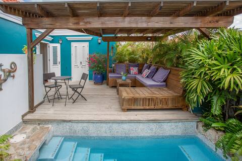 Deluxe two bedroom apartment with private pool.