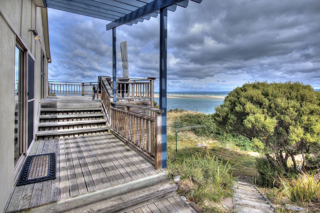 Entertainment deck