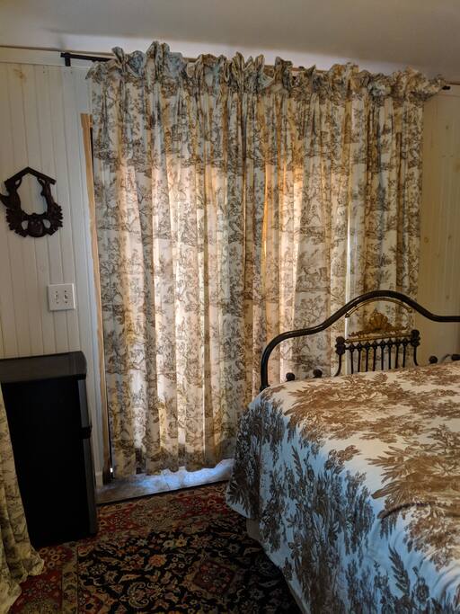 Custom bed linens