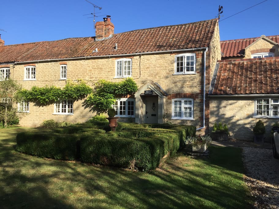 1740 cottage, in an idyllic location away from traffic