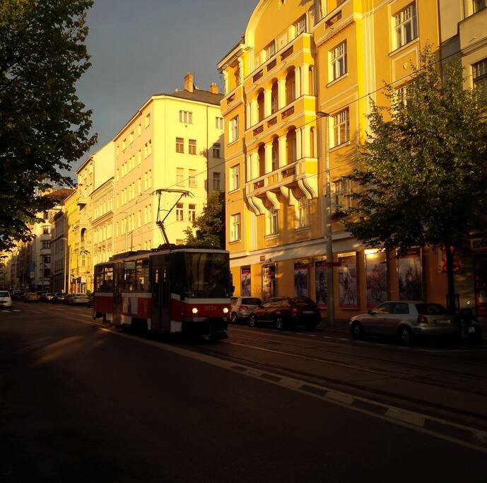 Tram station is 2 min away