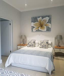 Studio at Mariner's  close to Sea & Whale Watching