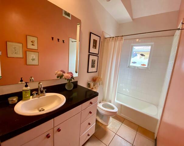 Sunny craftsman home in Rockridge gallery image 5