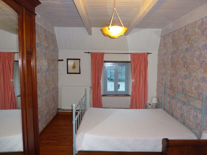 Dhoma e gjumit 2 - Krevat 160 cm + krevat 80 cm (kati 1)