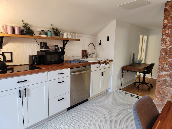 Walk to Mayo*Easy CheckIn*Easy Parking* Dishwaser Apartments for