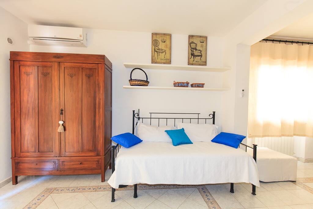 Singol bed