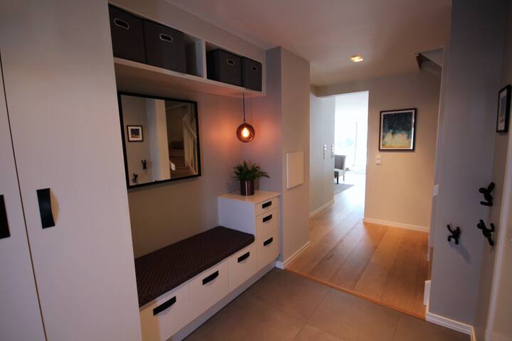 Spacious home with amazing view (Norway Cup) gallery image 5