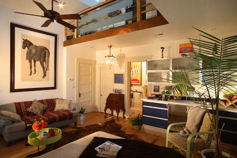 Popular Airbnb listing: Spectacular Space, Heart of Tremont Off St Prkng in Tremont