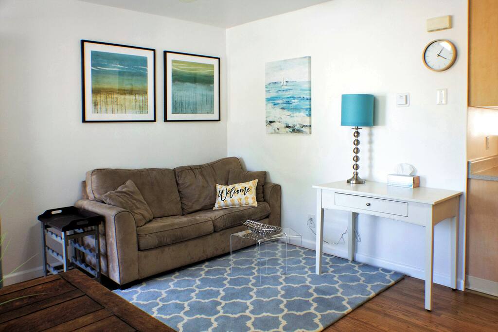 Adorable living space with free wifi