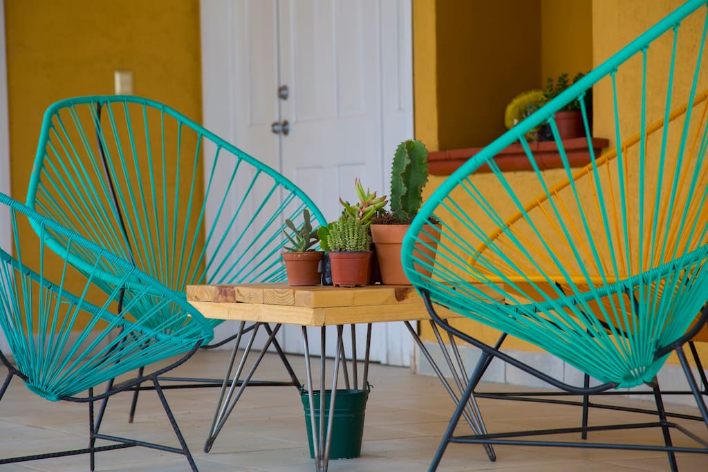 La terraza para disfrutar el amanecer con un buen Mezcal ...