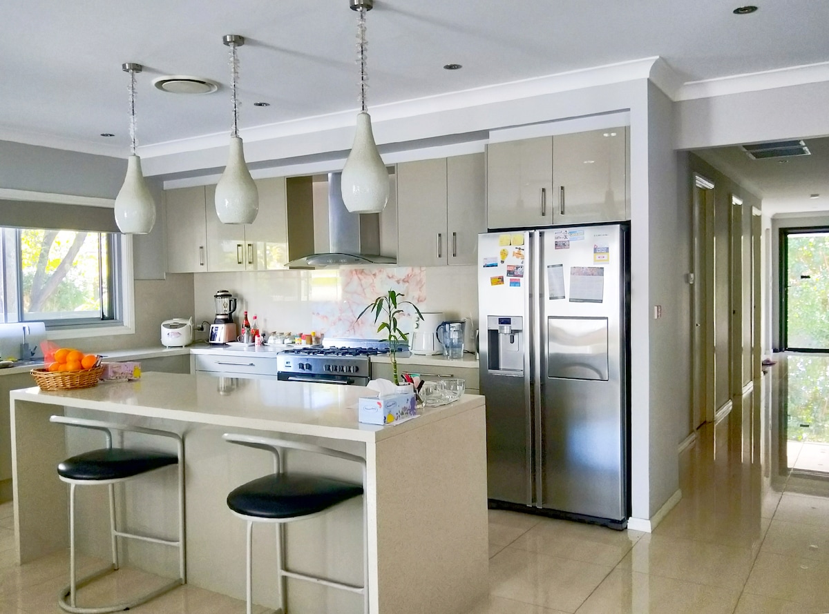 Centrally Sydney Room in modern spacious new house