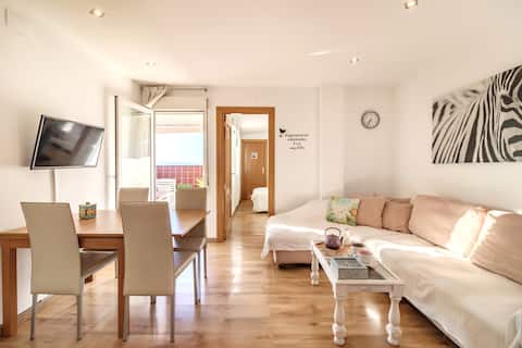 Top performing Airbnb: WOW!!! 5*PRIVATE TERRACE+BBQ, METRO, PARKING, MALL in Granada