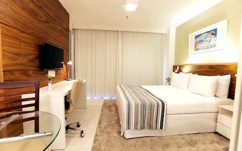Beautiful FLAT hotel*garage*WIFI*pool