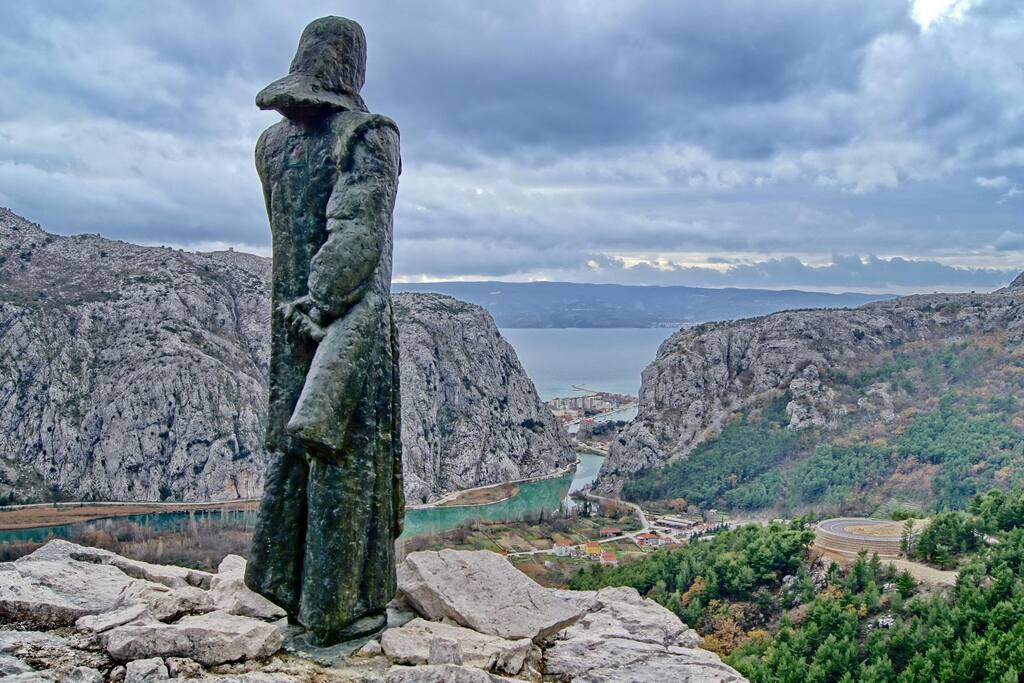 history: Mila Gojsalić