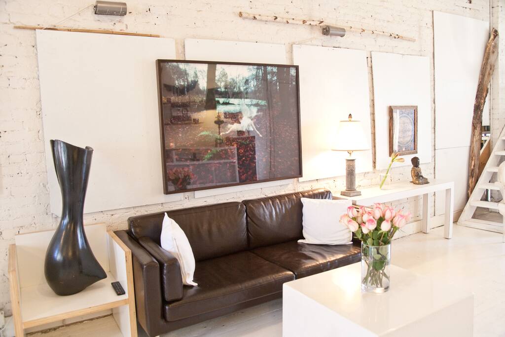 Williamsburg Old School Light x Airy x Rustic Loft - Apartments for