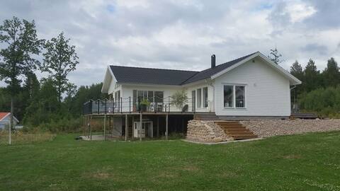 Wonderful house with lake views