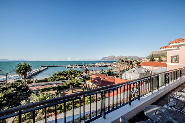 Penthouse at the Majestic, roof terrace/sea views