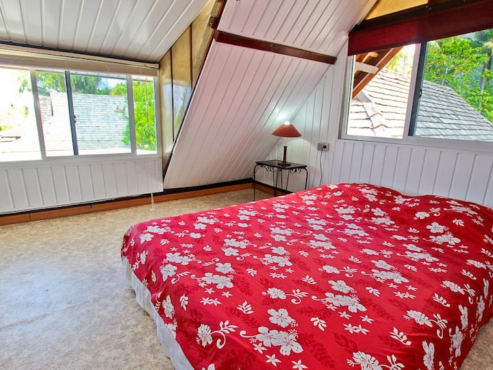 SLEEPING AREA #4 STANDARD IN 140
MEZZANINE, FAN.