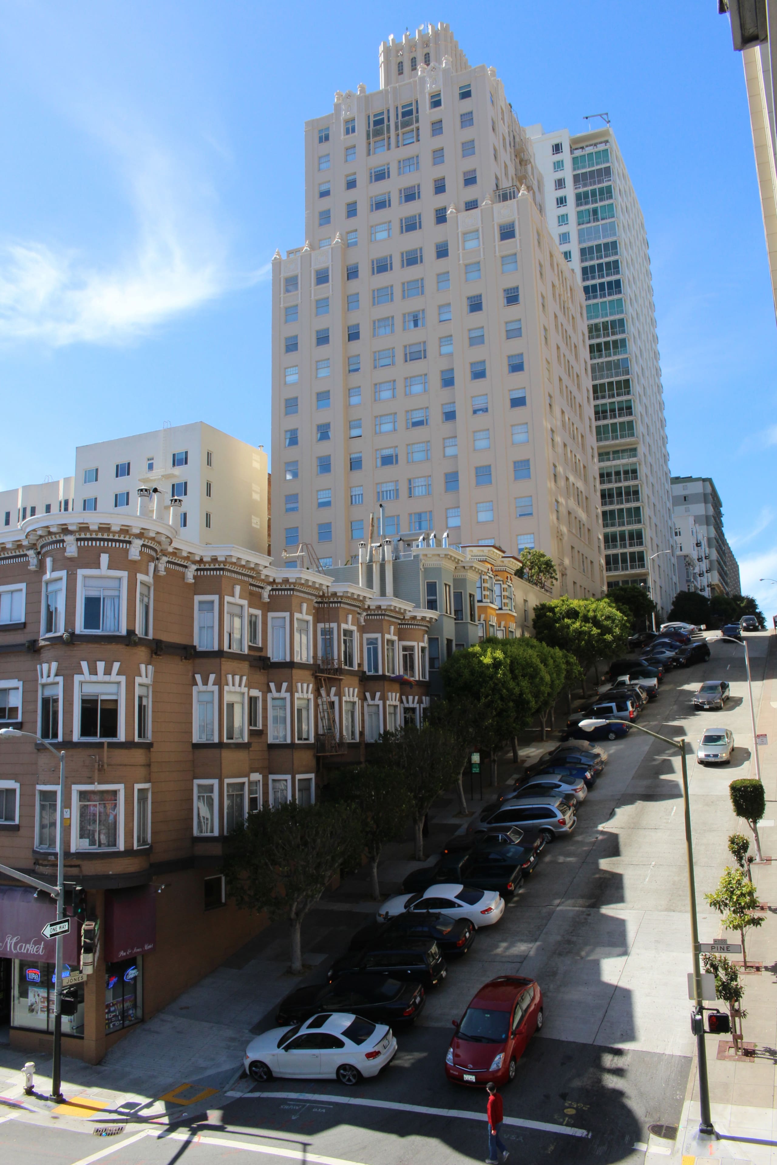 Condo in San Francisco · ★4.95 · 3 bedrooms · 4 beds · 2 baths - Image 1